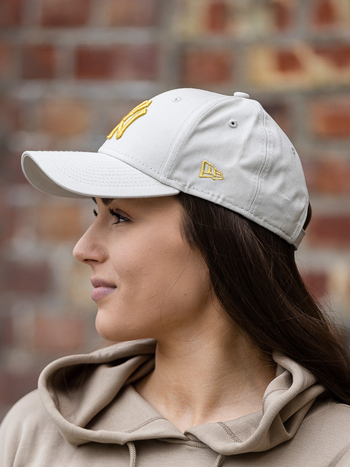 New Era 9FORTY Womens Metallic Logo Cream