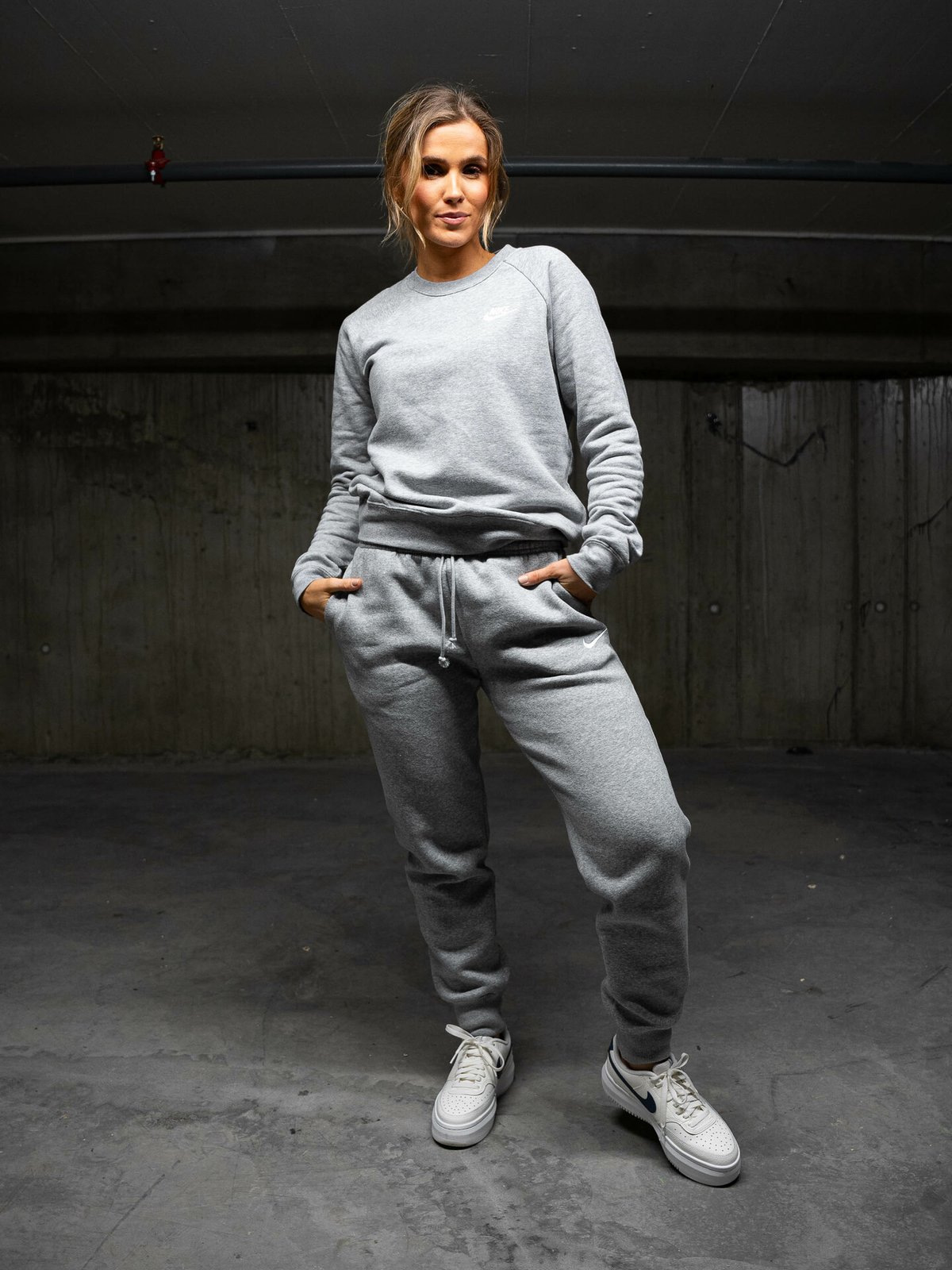 Nike Nike Essential Flc Crew Dark Grey Heather/ White