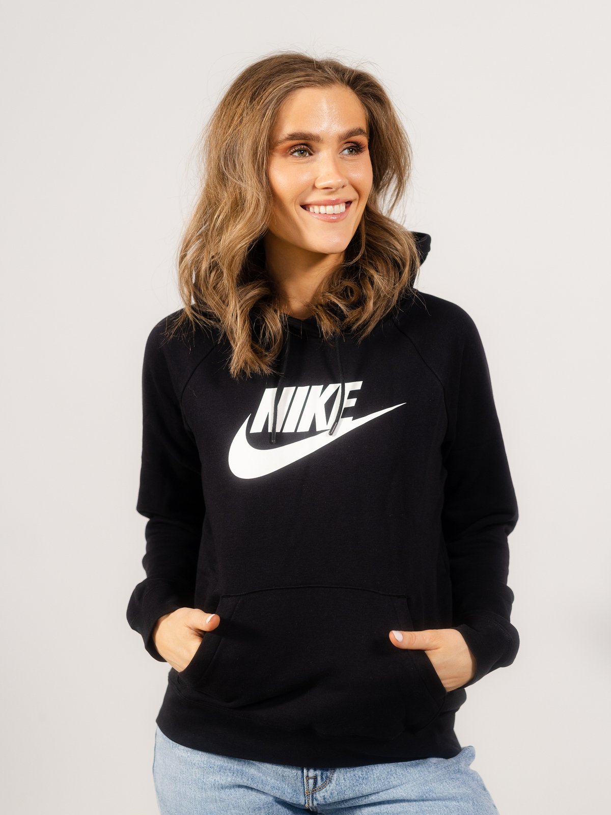 Nike Essential Hoodie Black/ White