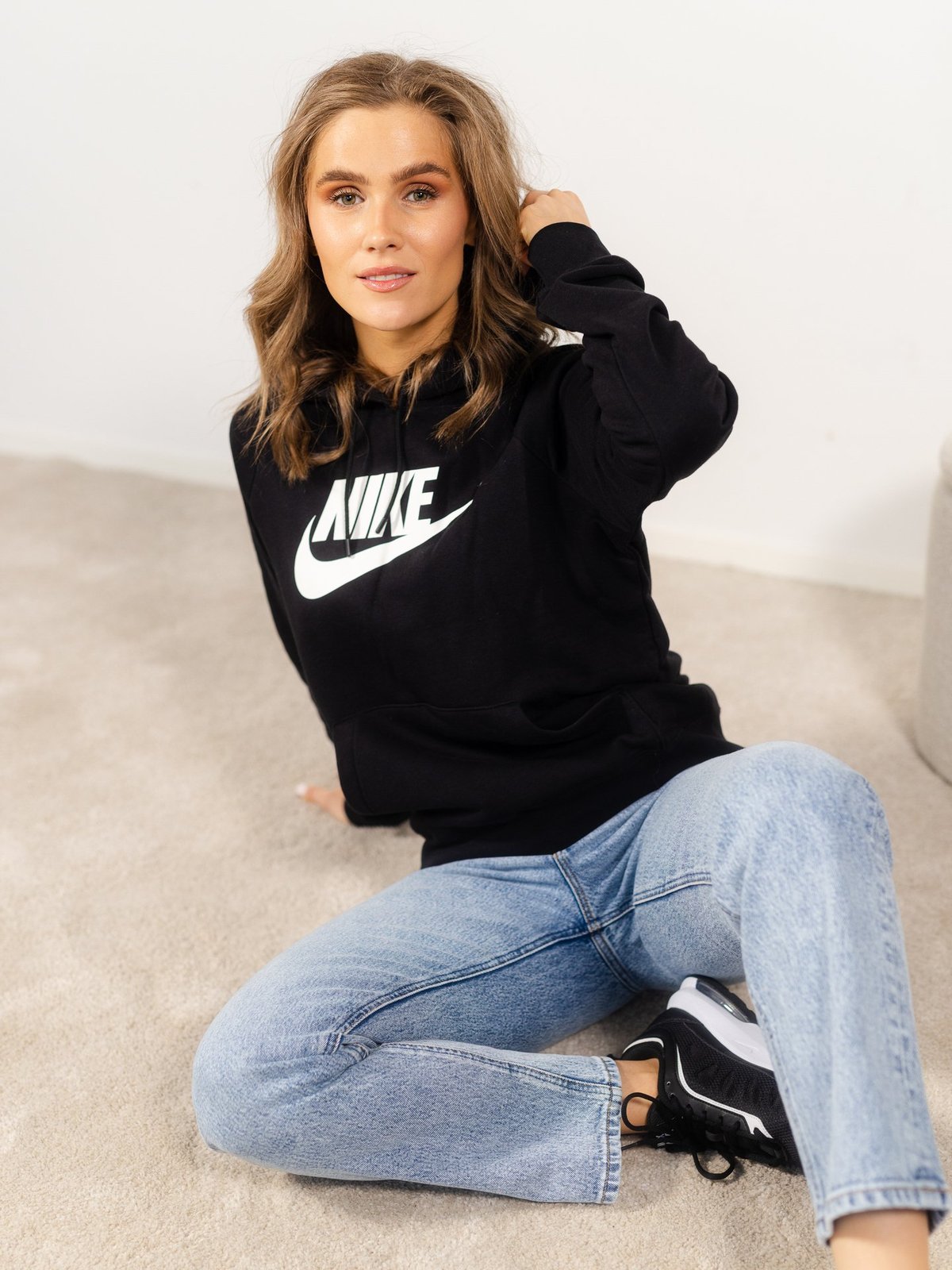 Nike Essential Hoodie Black/ White