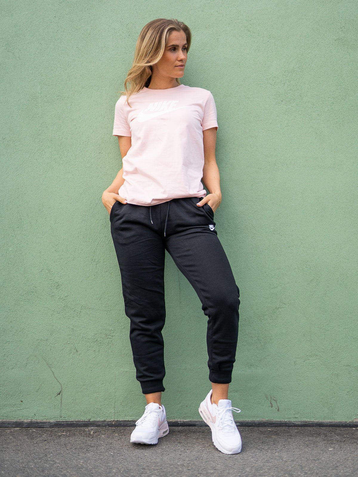 Nike Essential Tee Atmosphere/Hvit