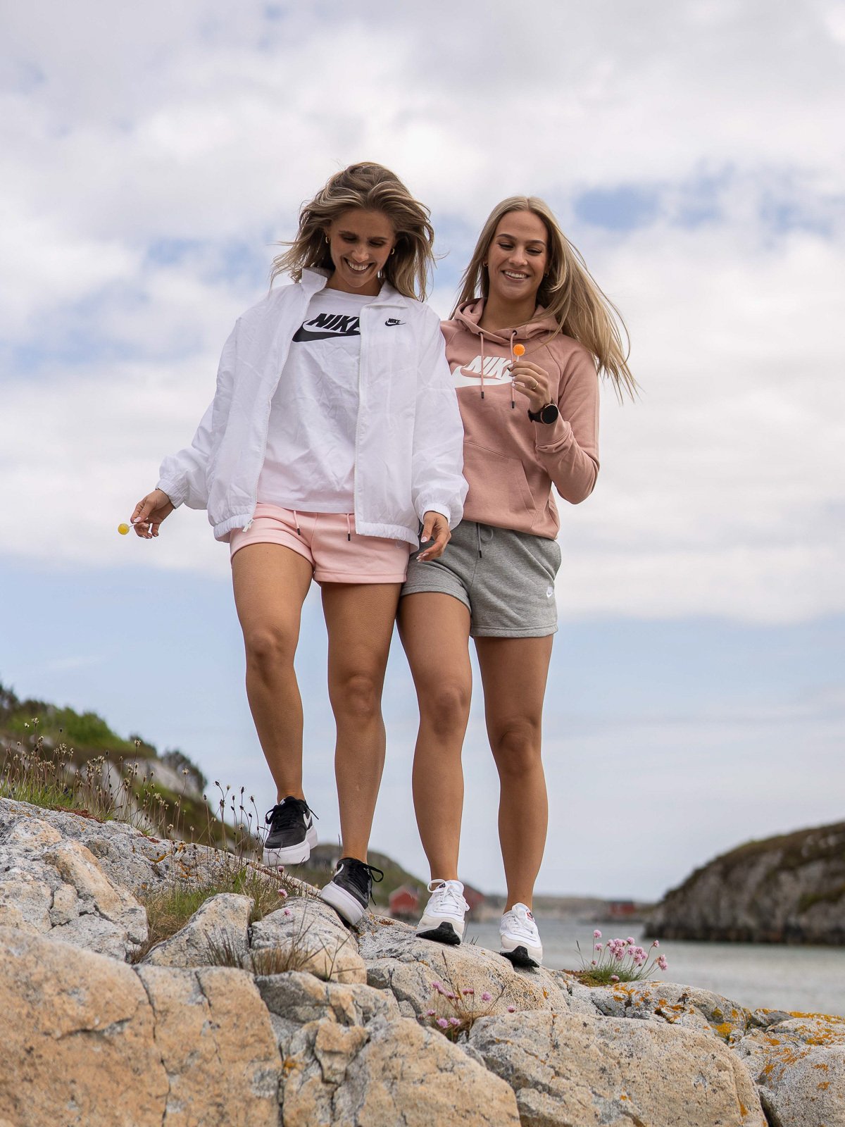 Nike Essential Long Sleeve Tee White