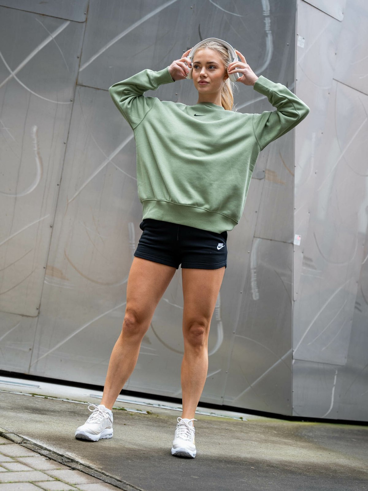 Nike Essential Shorts Black/ White