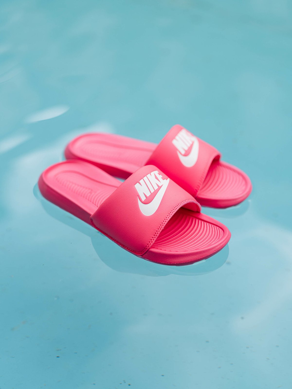 Nike Victori One Rosa
