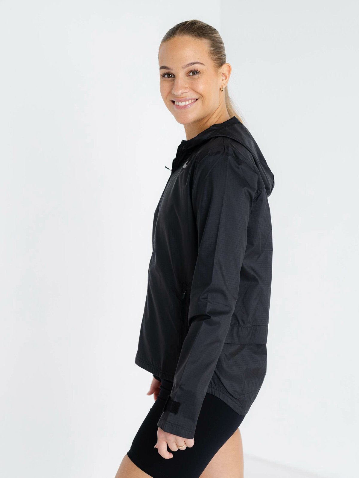 Nike Essential Jacket Black/ Reflective Silver