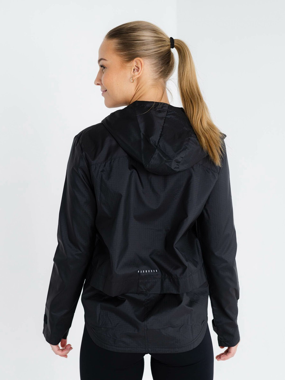Nike Essential Jacket Black/ Reflective Silver
