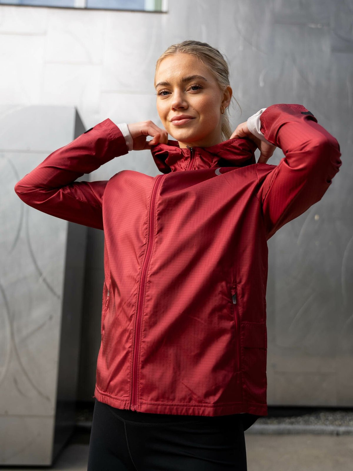 Nike Essential Jacket Pomegranate