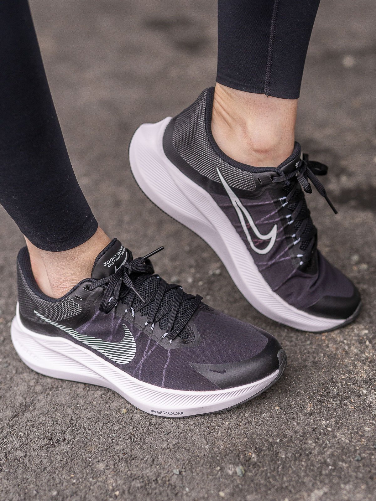 Nike Winflo 8 Svart/Dark Smoke Grey/Light Smoke Grey/Hvit