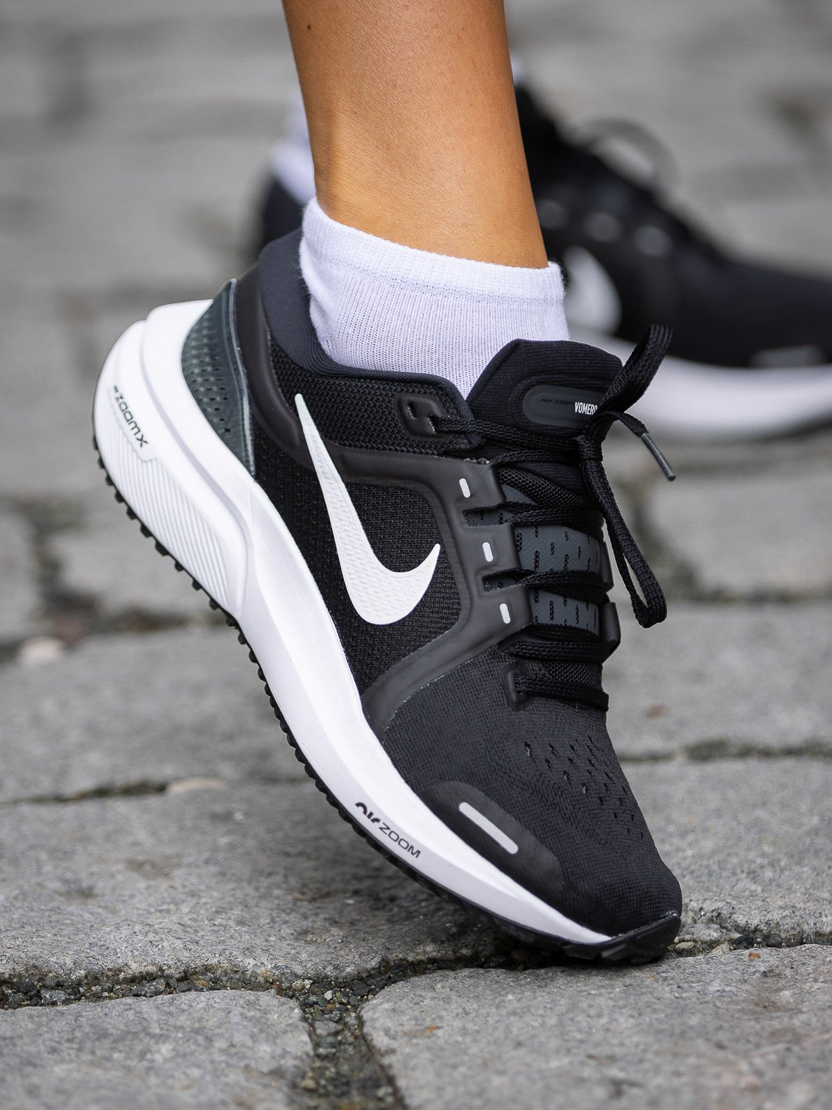 Nike Air Zoom Vomero 16 Svart/Anthracite/Hvit