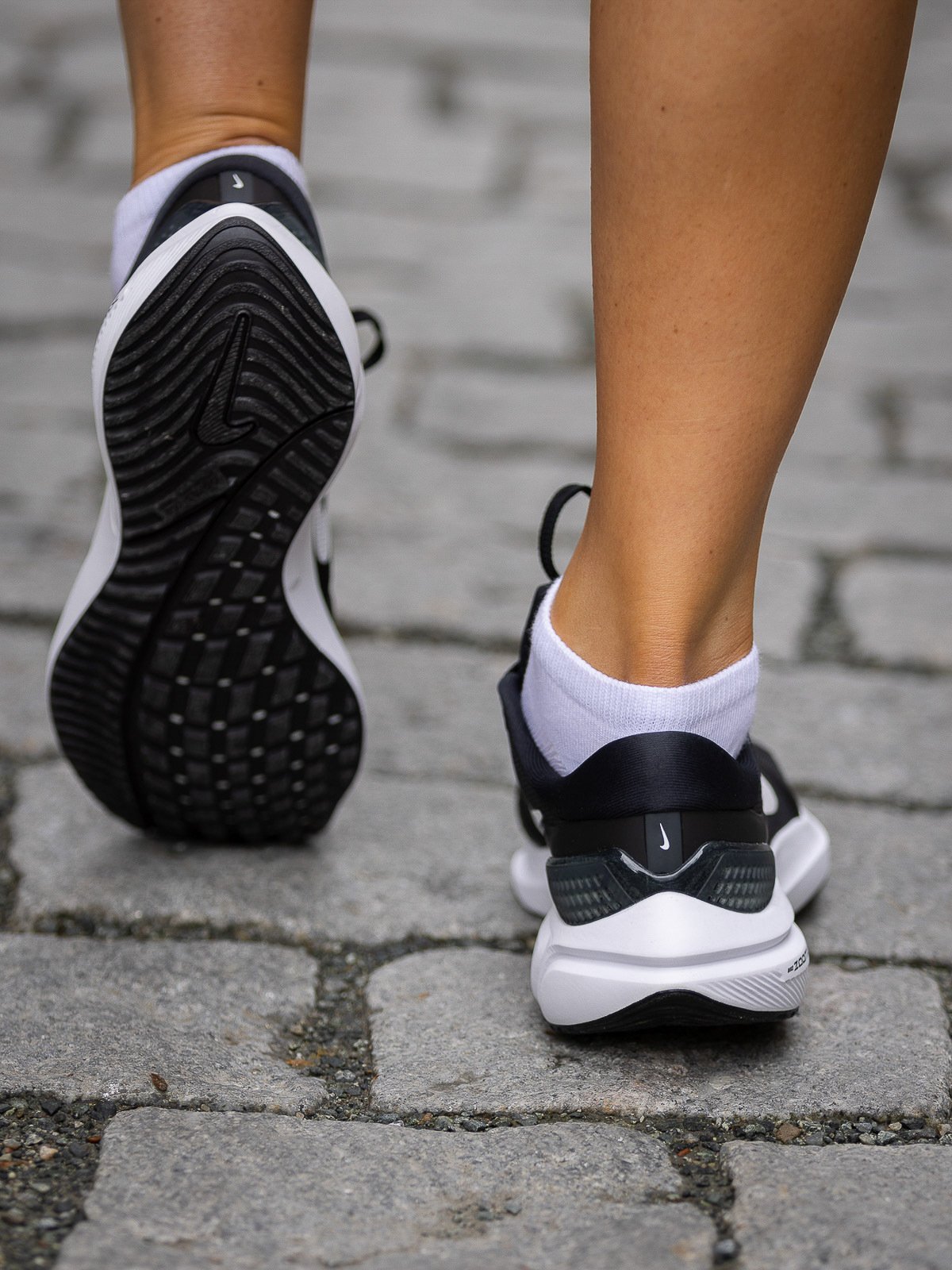 Nike Air Zoom Vomero 16 Svart/Anthracite/Hvit