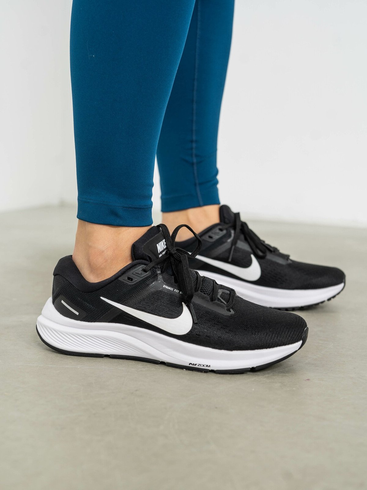 Nike Air Zoom Structure 24 Svart/Hvit