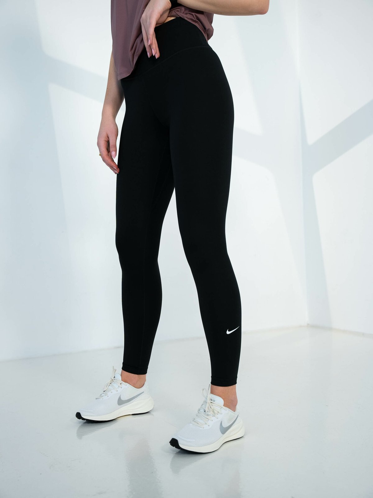Nike One Mid Rise Tight 2.0 Svart/ Hvit