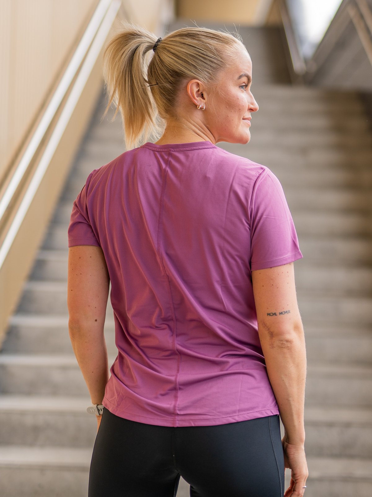 Nike Swoosh Run Short Sleeve Light Bordeaux/Sangria/Hvit