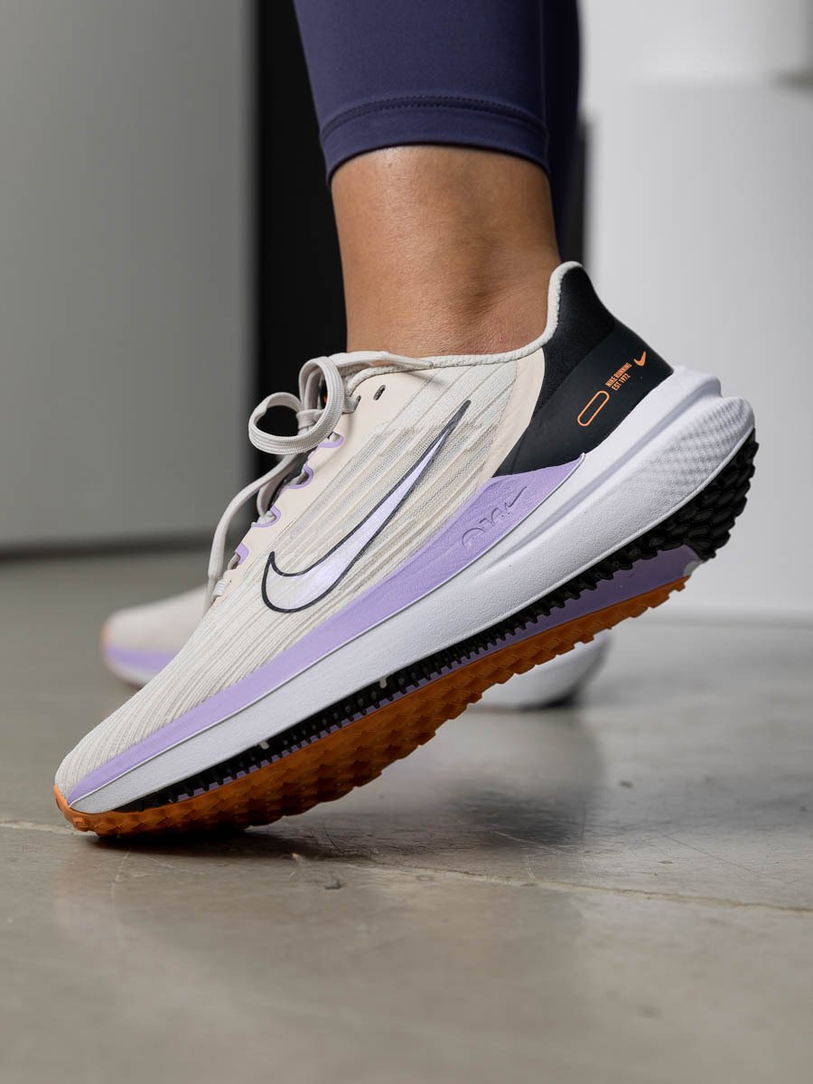 Nike Air Winflo 9 Beige / Black / Light Purple