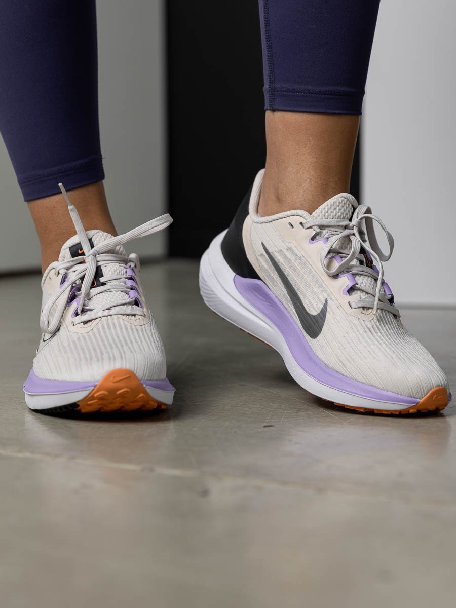 Nike Air Winflo 9 Beige / Black / Light Purple