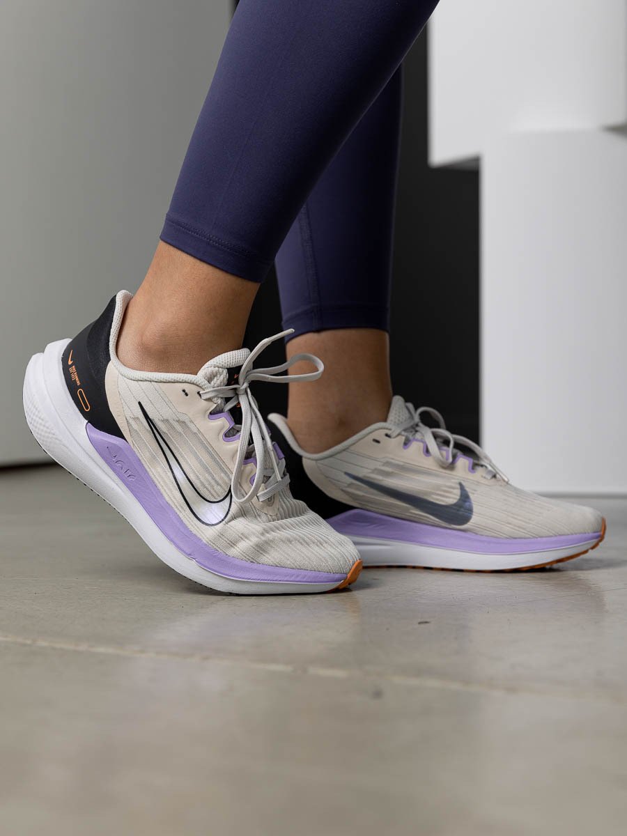 Nike Air Winflo 9 Beige / Black / Light Purple