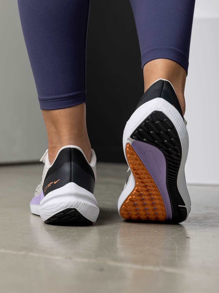 Nike Air Winflo 9 Beige / Black / Light Purple