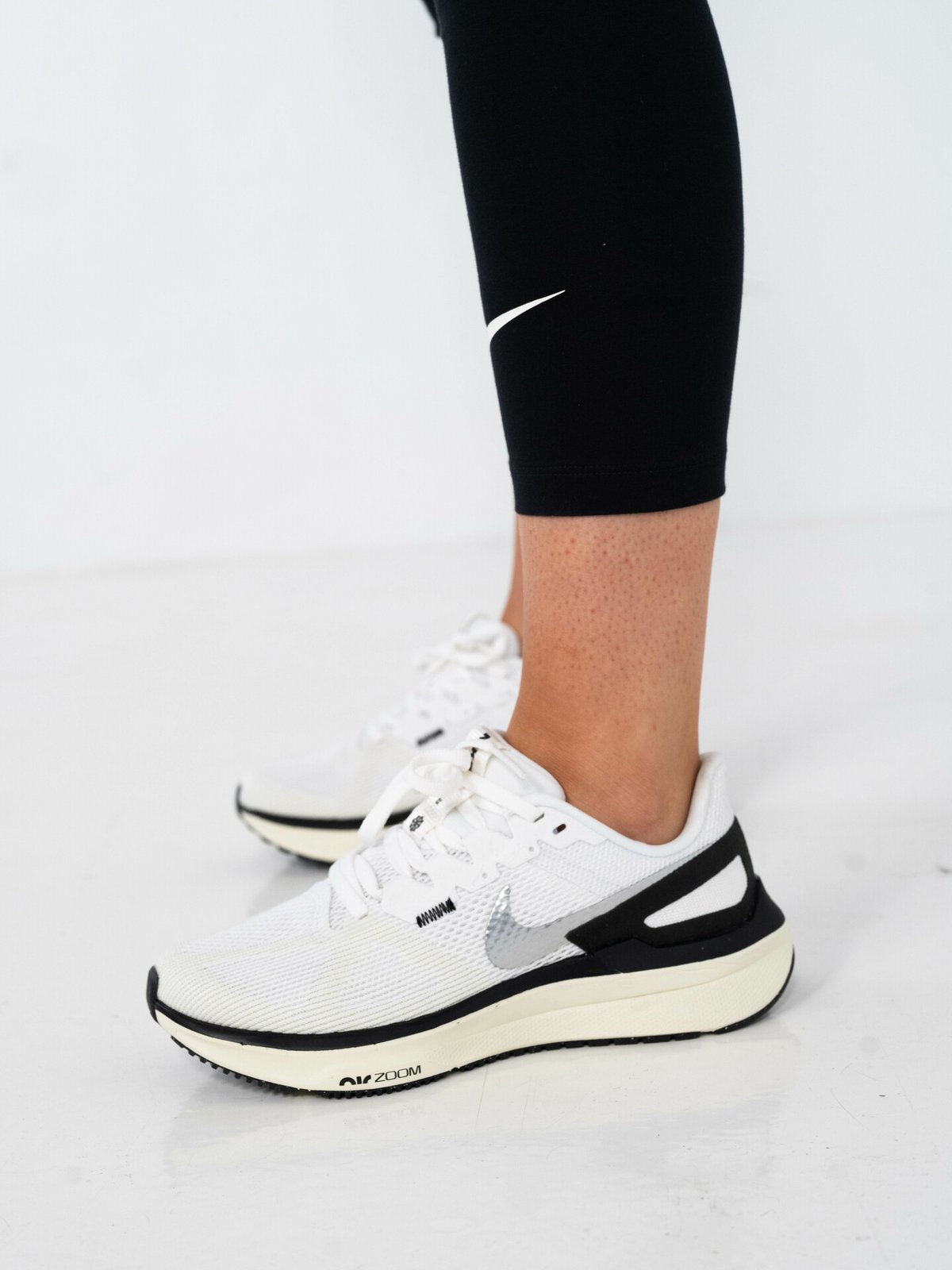 Nike Structure 25 Sail / Coconut Milk / Black