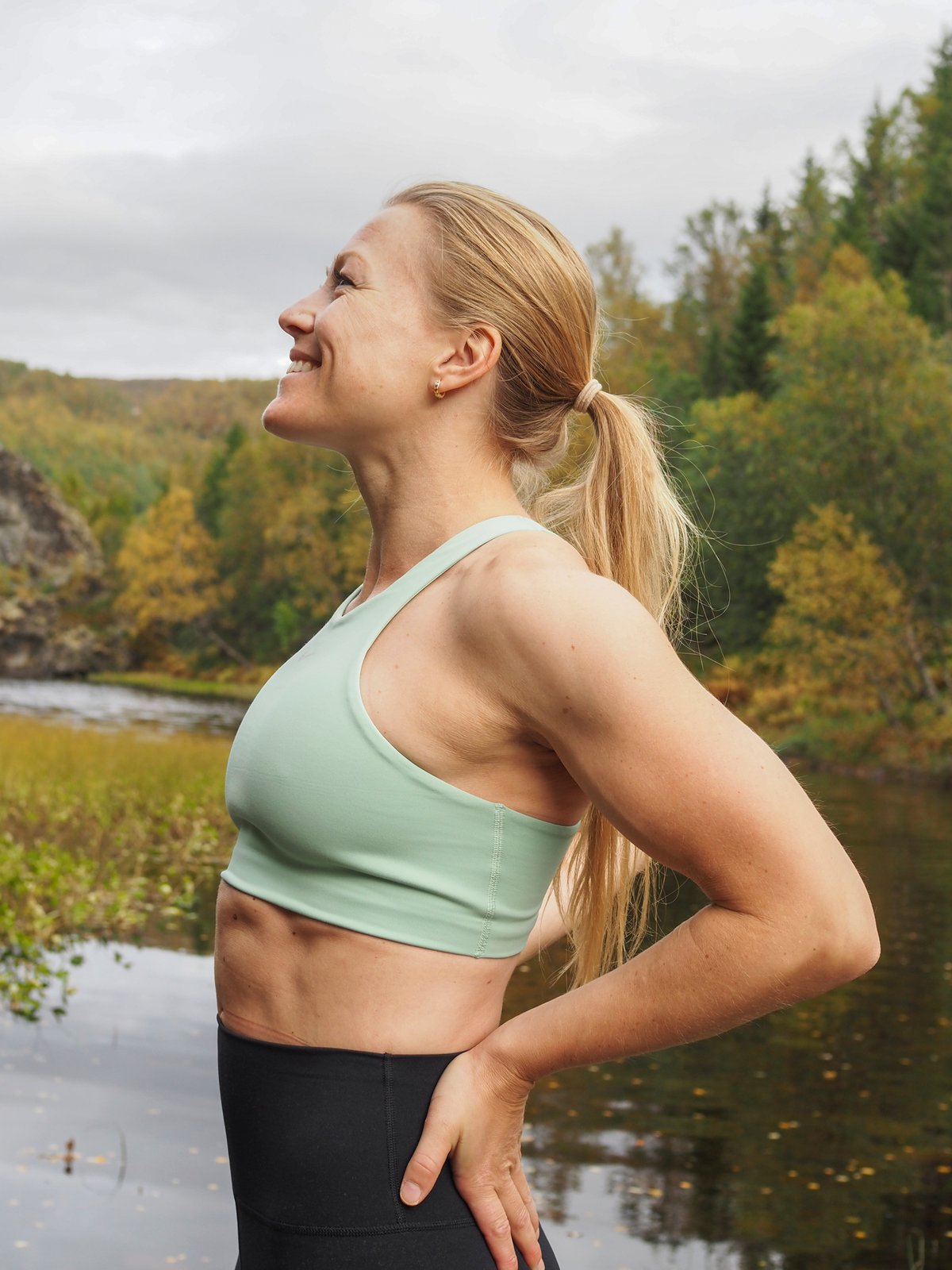 Nike Dri-Fit Alate Curve Bra Oil Green/Iron Grey