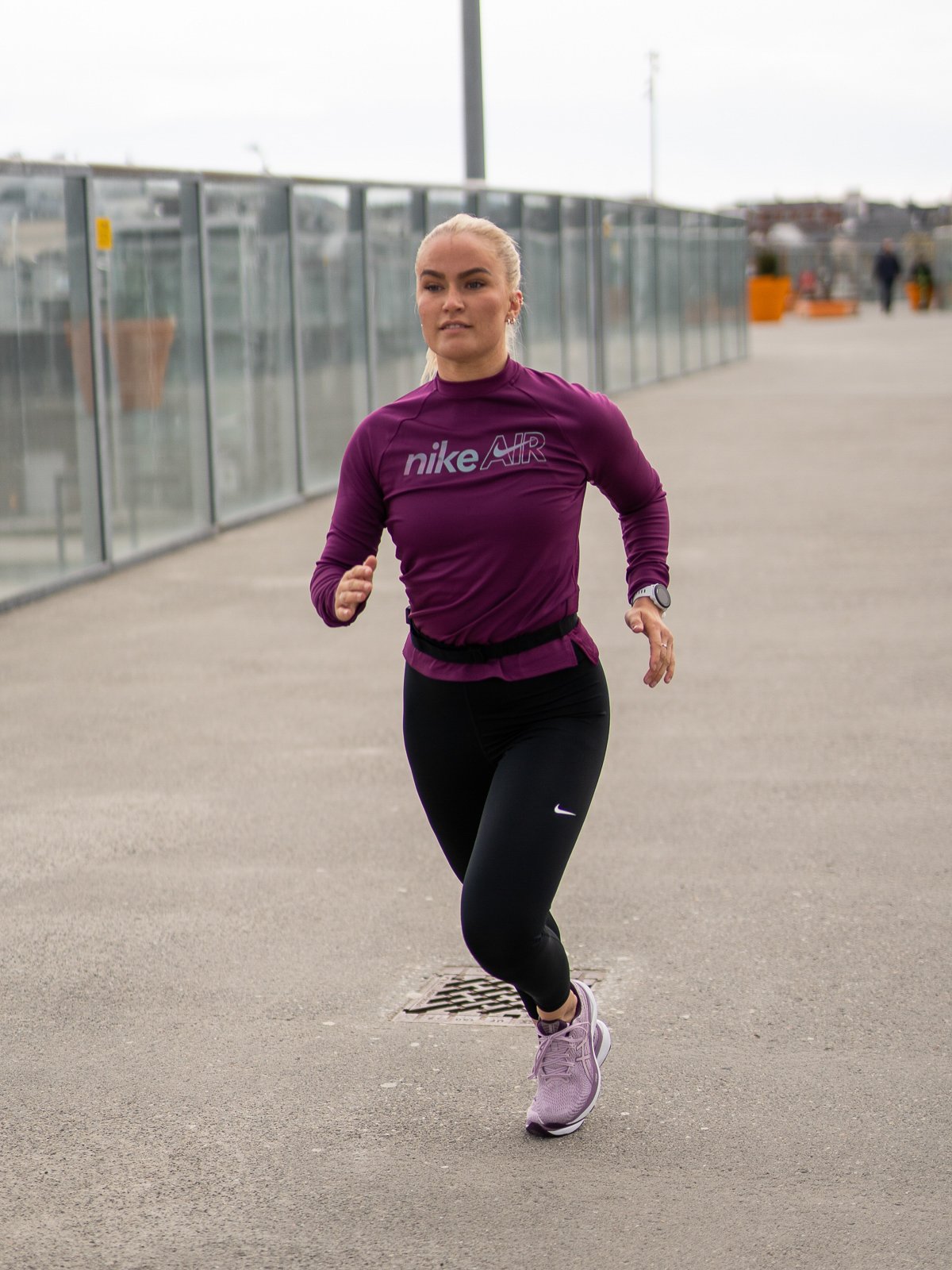 Nike Air Midlayer Sangria