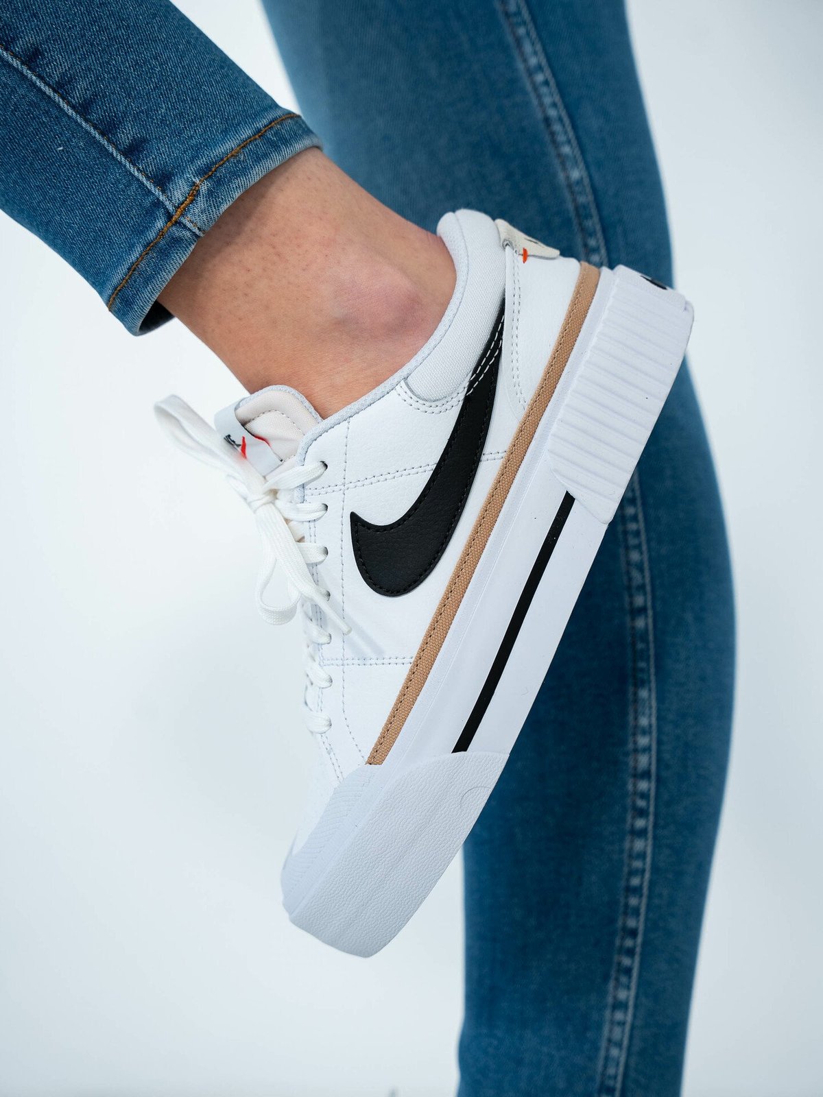 Nike Court Legacy Lift White / Hemp / Team Orange