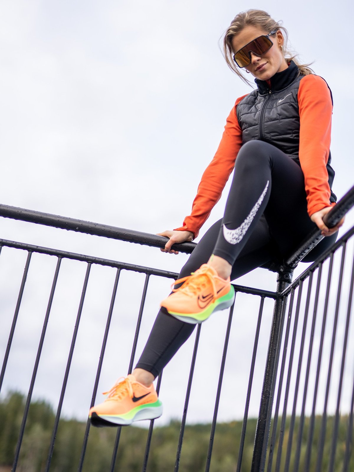 Nike Dri-Fit Swoosh Run MR 7/8 Tight Svart/Hvit