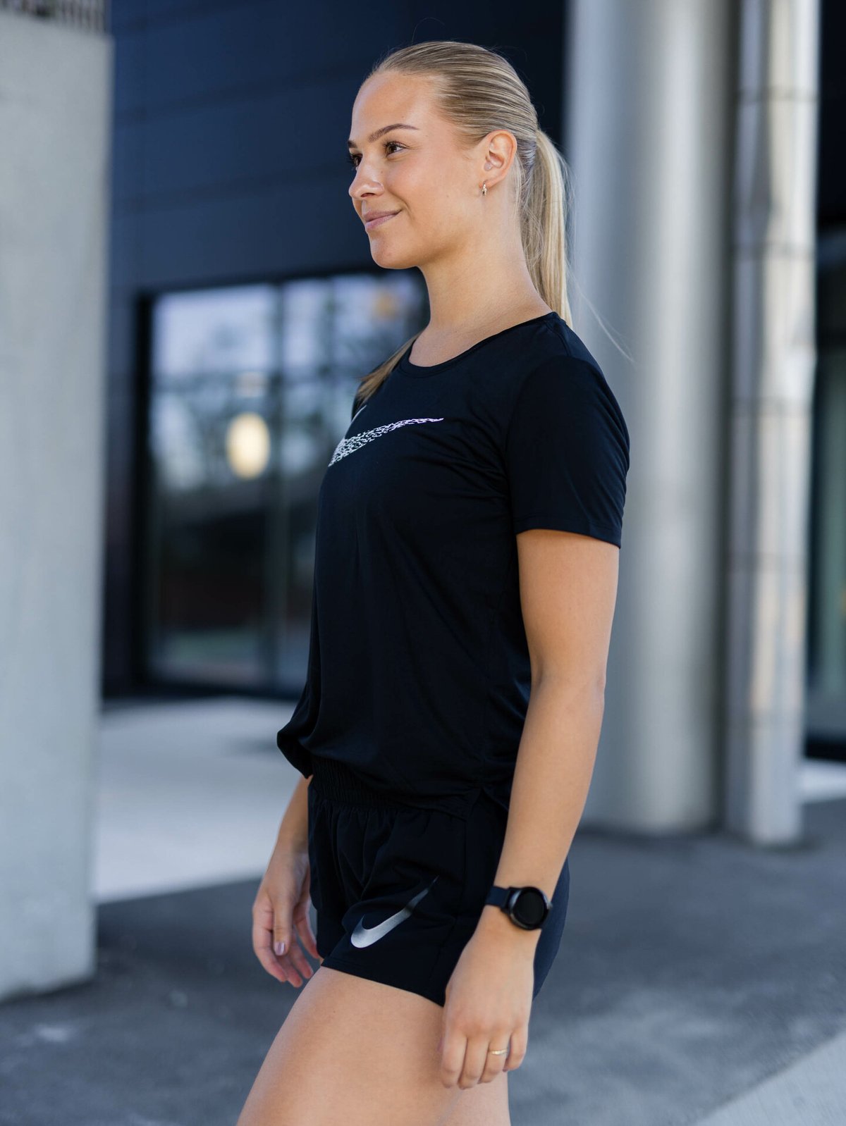 Nike Swoosh Run Top Svart/Hvit