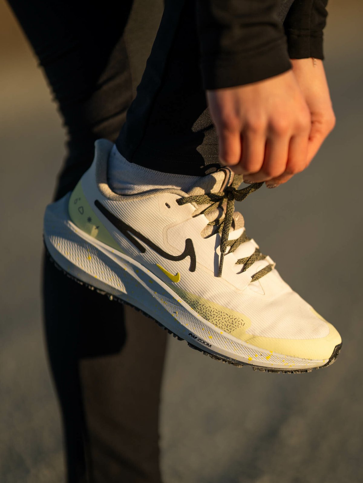 Nike Air Zoom Pegasus 39 Shield Pale Ivory/Neutral Olive/Luminous Green/Svart