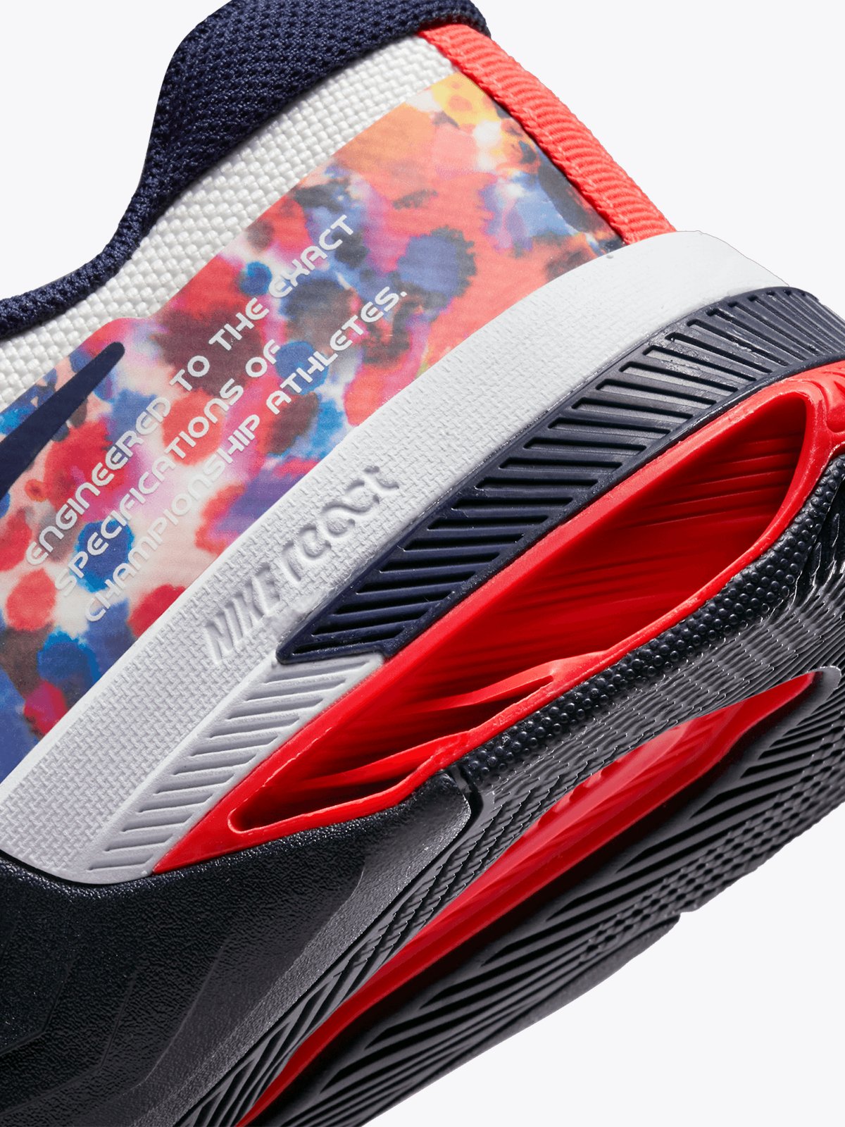 Nike Metcon 8 Summit White/Hyper Pink/Bright Crimson/Blackened Blue