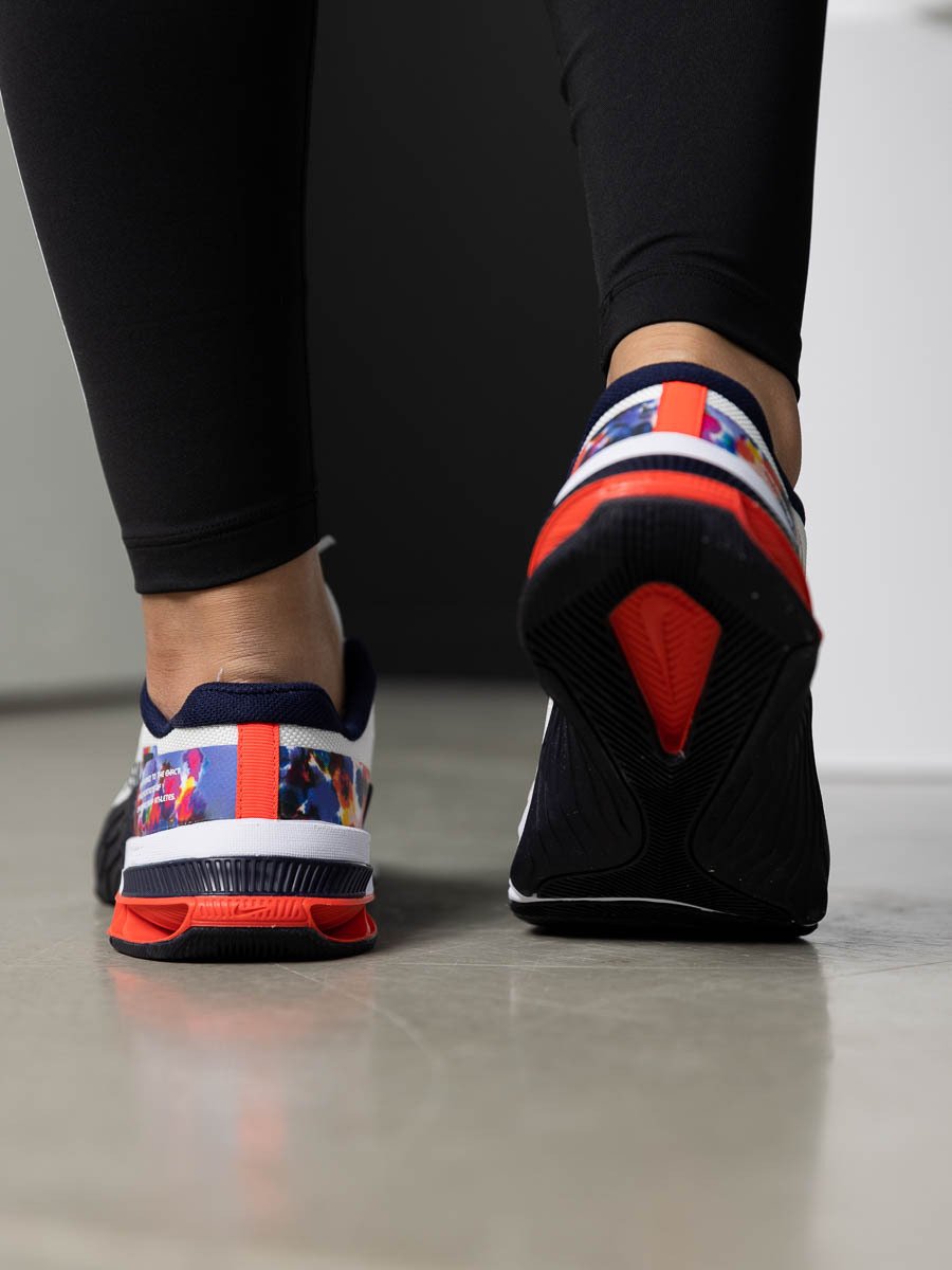 Nike Metcon 8 Summit White/Hyper Pink/Bright Crimson/Blackened Blue