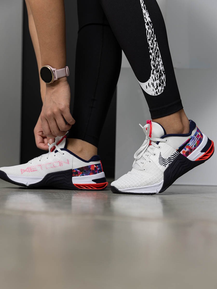Nike Metcon 8 Summit White/Hyper Pink/Bright Crimson/Blackened Blue