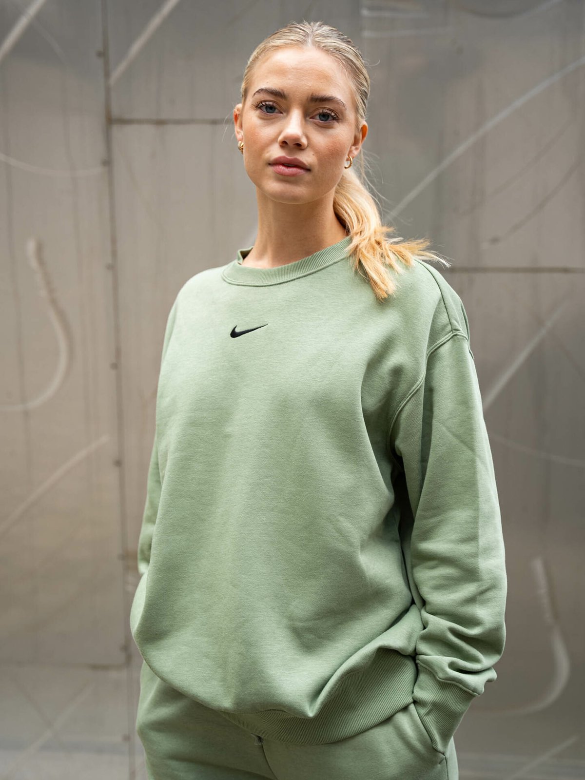 Nike Phoenix Oversized Crew Oil Green/Black