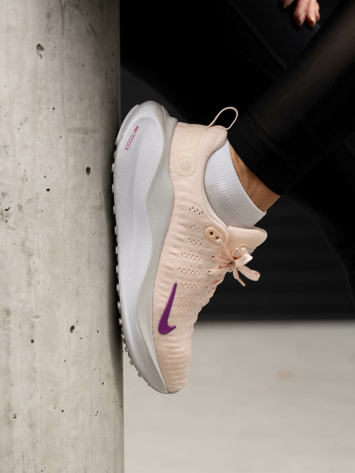 Nike React Infinity Run Flyknit 4 Guava Ice/Photon Dust/Hvit/Vivid Purple