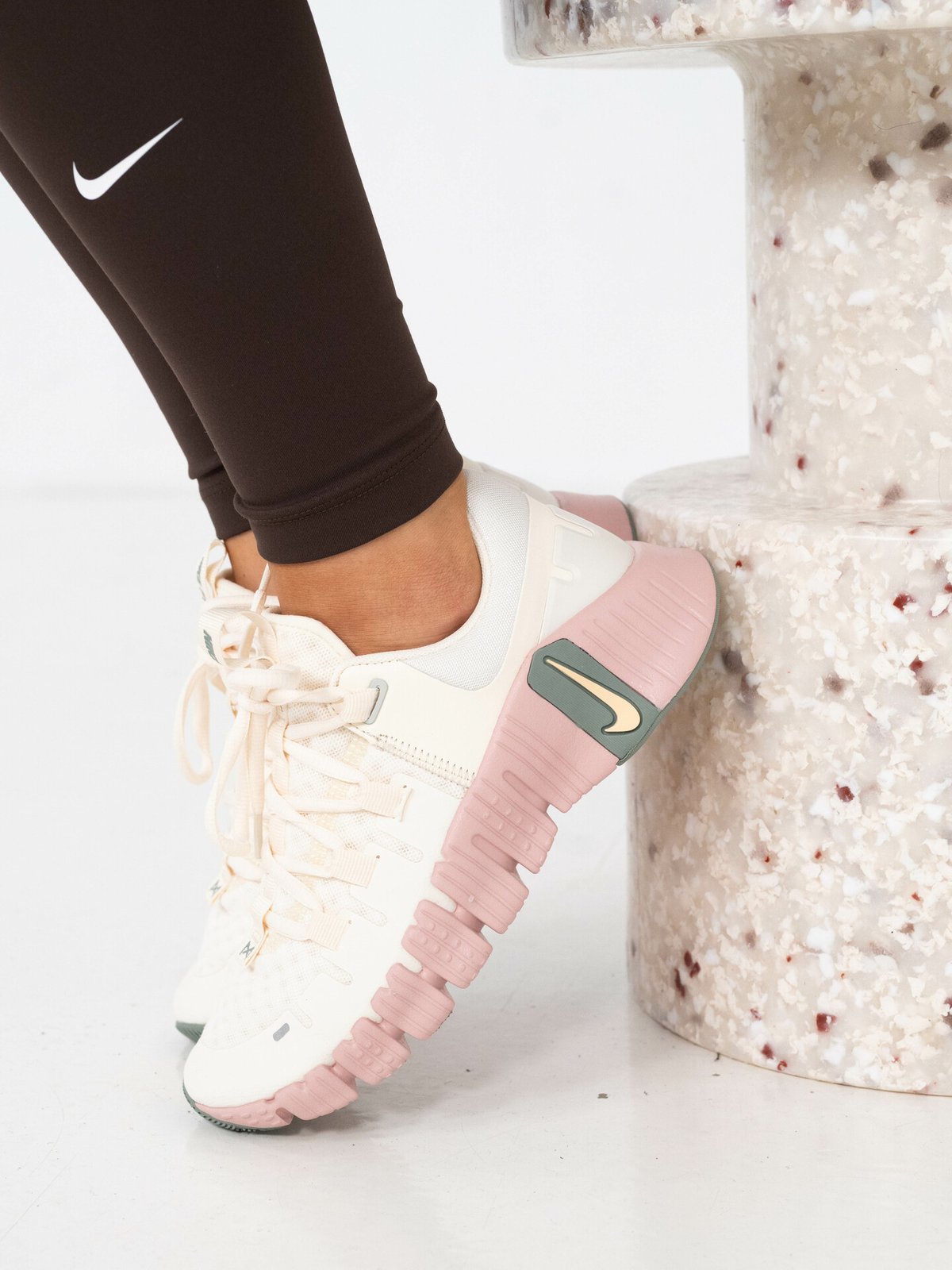Nike Free Metcon 5 Pale Ivory / Ice Peach-Light Silver