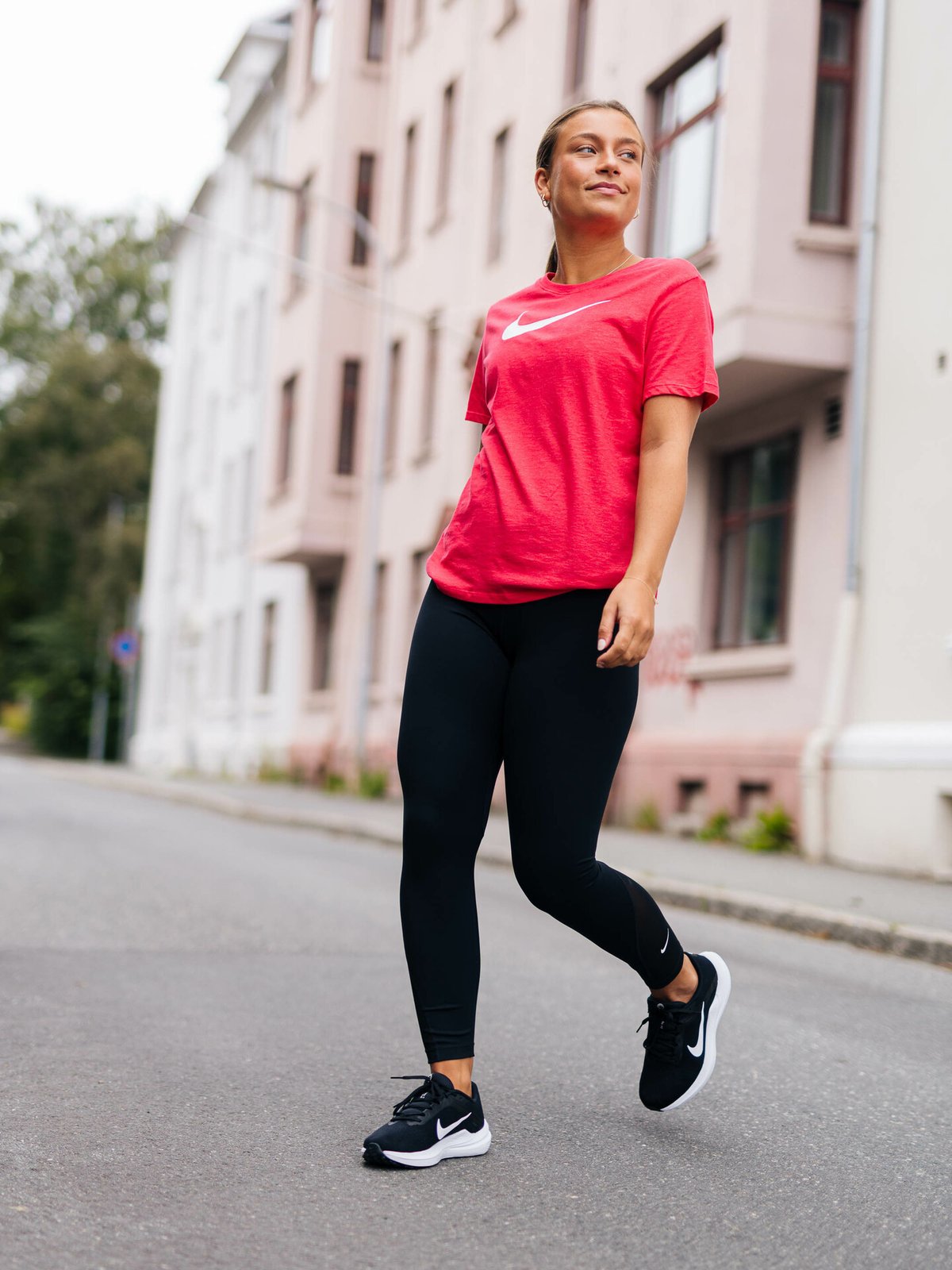 Nike Winflo 10 Black / White