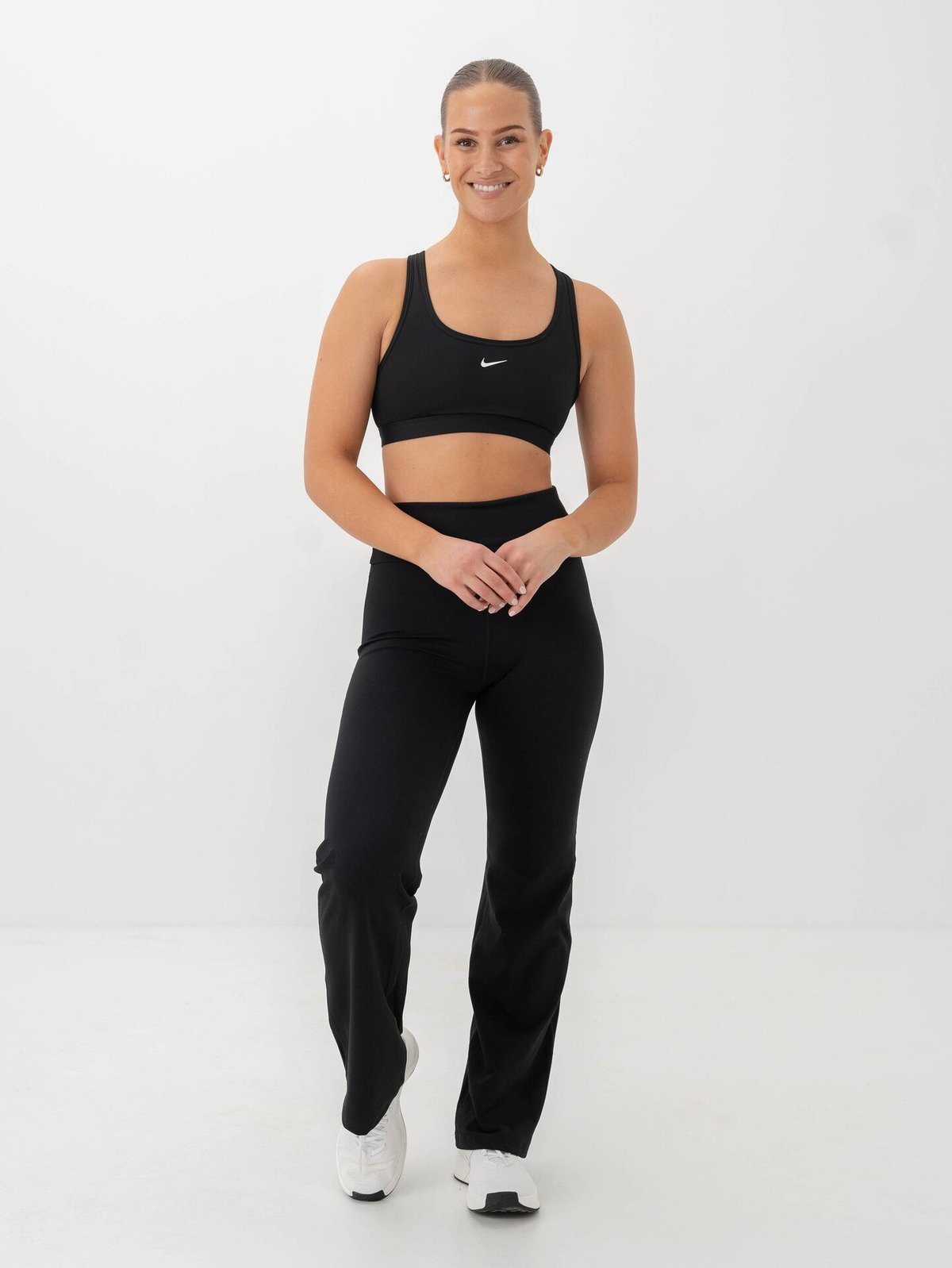 Nike Swoosh Light Support Non-Padded Sports Bra Black