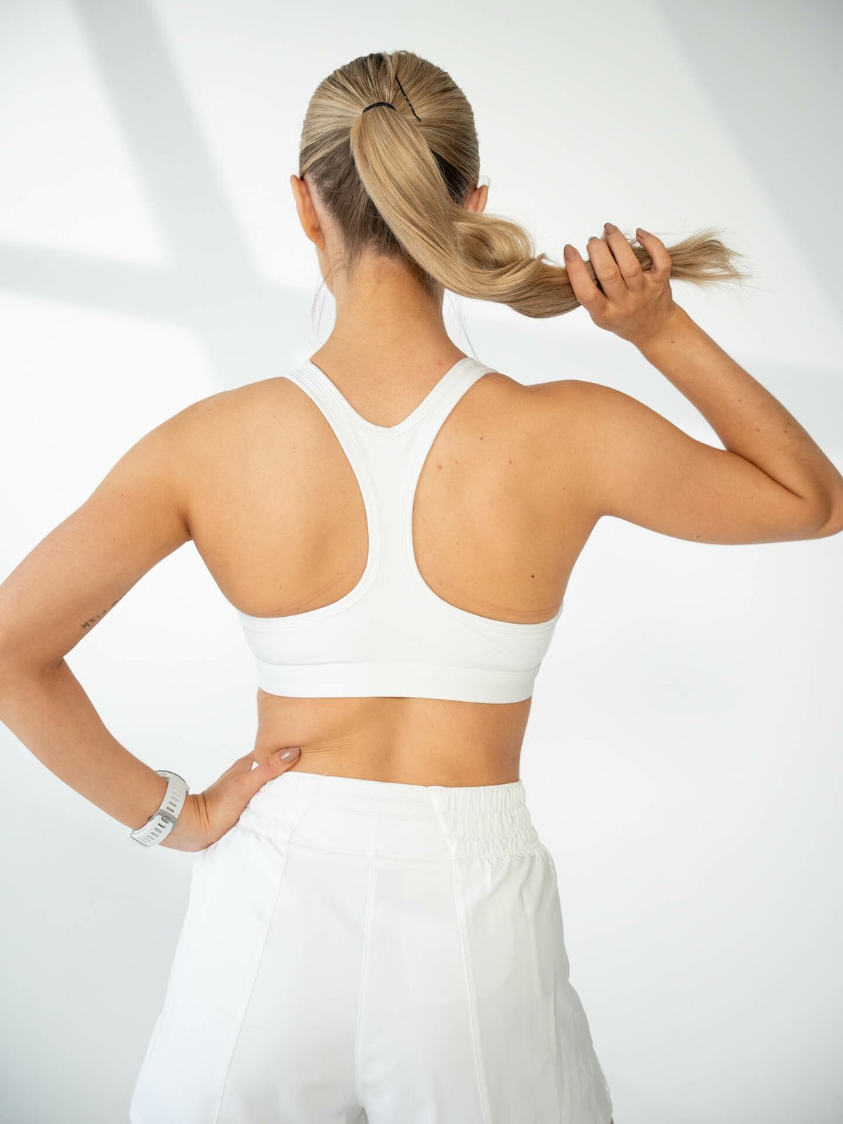 Nike Swoosh Light Support Non-Padded Sports Bra White / Black