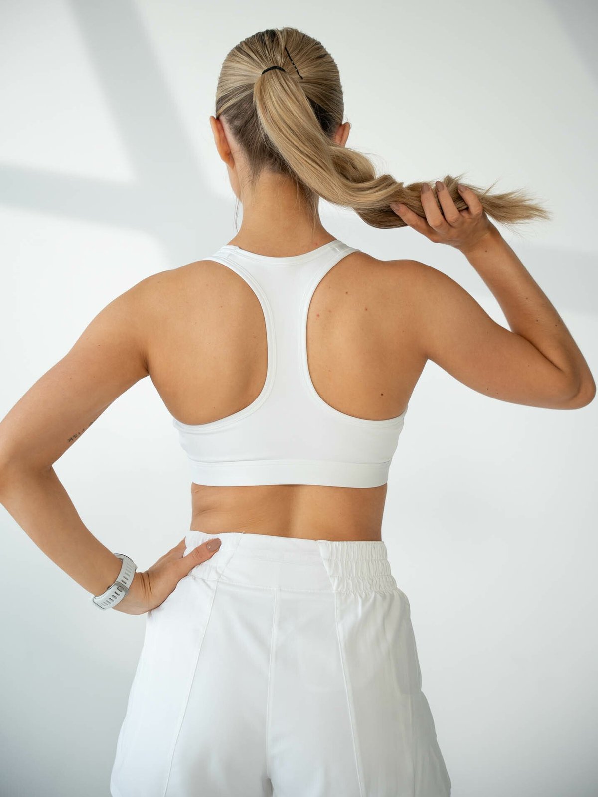 Nike Swoosh Mid-Support Padded Sports Bra White / Black