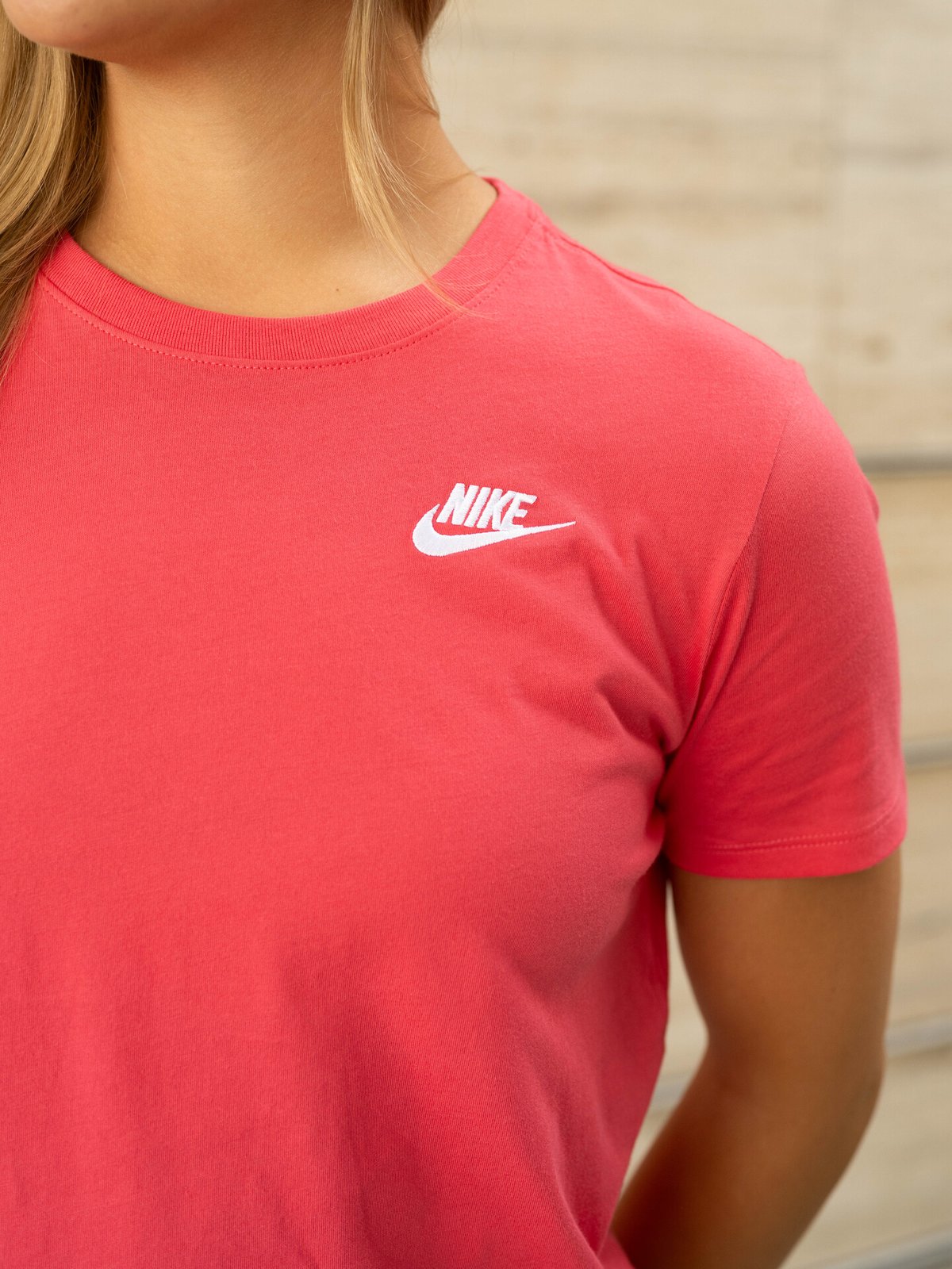 Nike Sportswear Club Tee Aster Pink / White