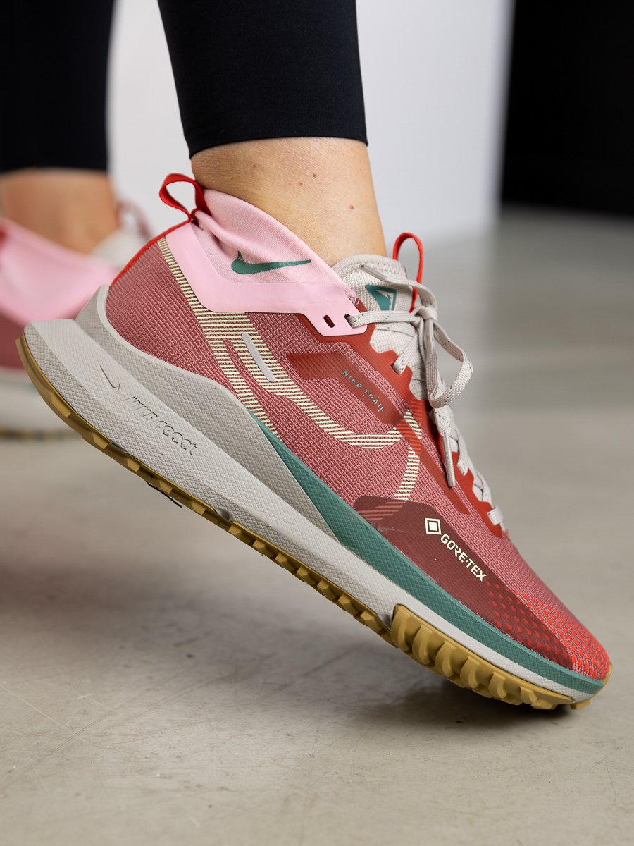 Nike React Pegasus Trail 4 GTX Canyon Rust/ Barely Volt-med Soft Pink