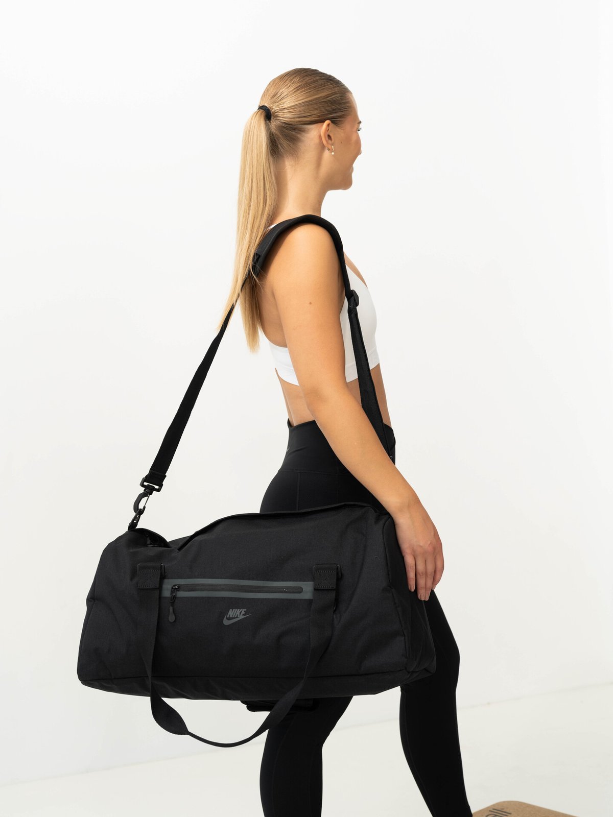 Nike Elemental Premium Duffel Bag 45L Black / Anthracite