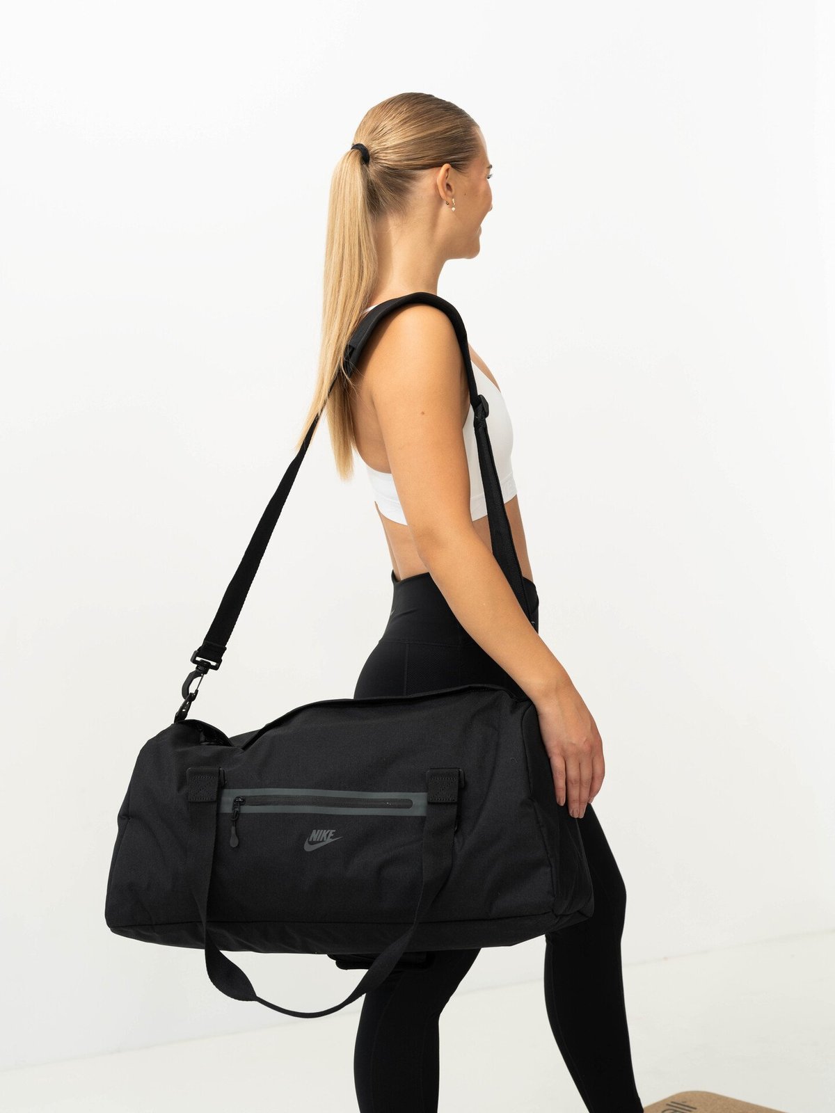 Nike Elemental Premium Duffel Bag 45L Black / Anthracite