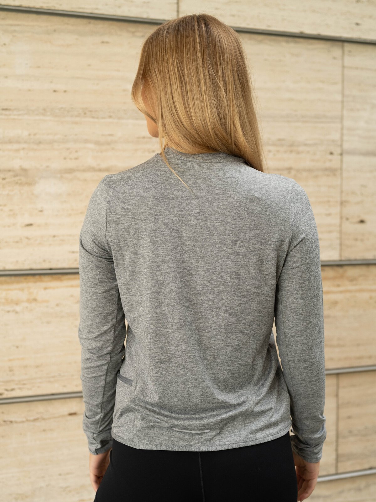 Nike Swift Element Dri-Fit UV Crew Svart / Grå