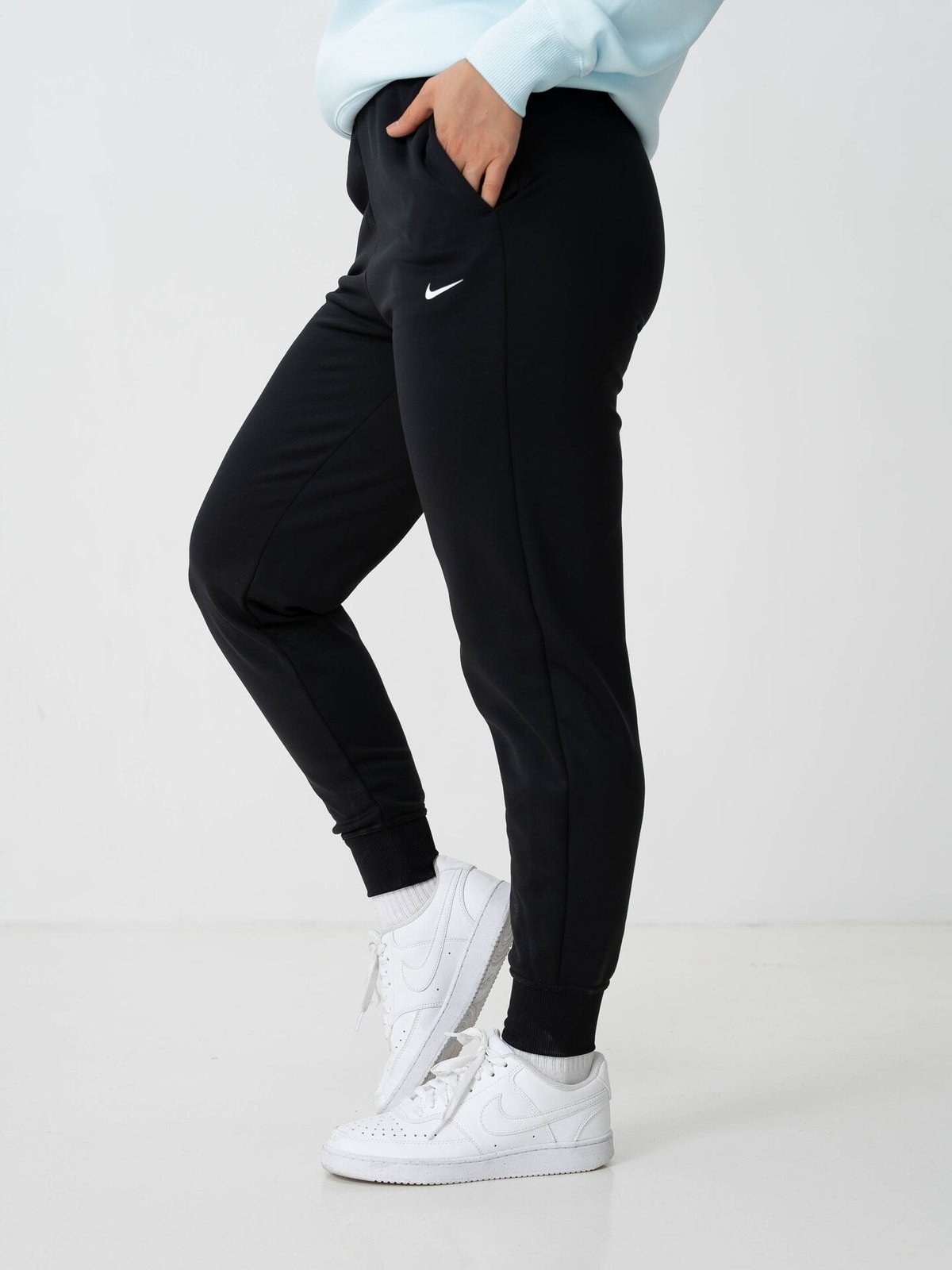 Nike One Therma-Fit High-Waist Jogger Pant Black