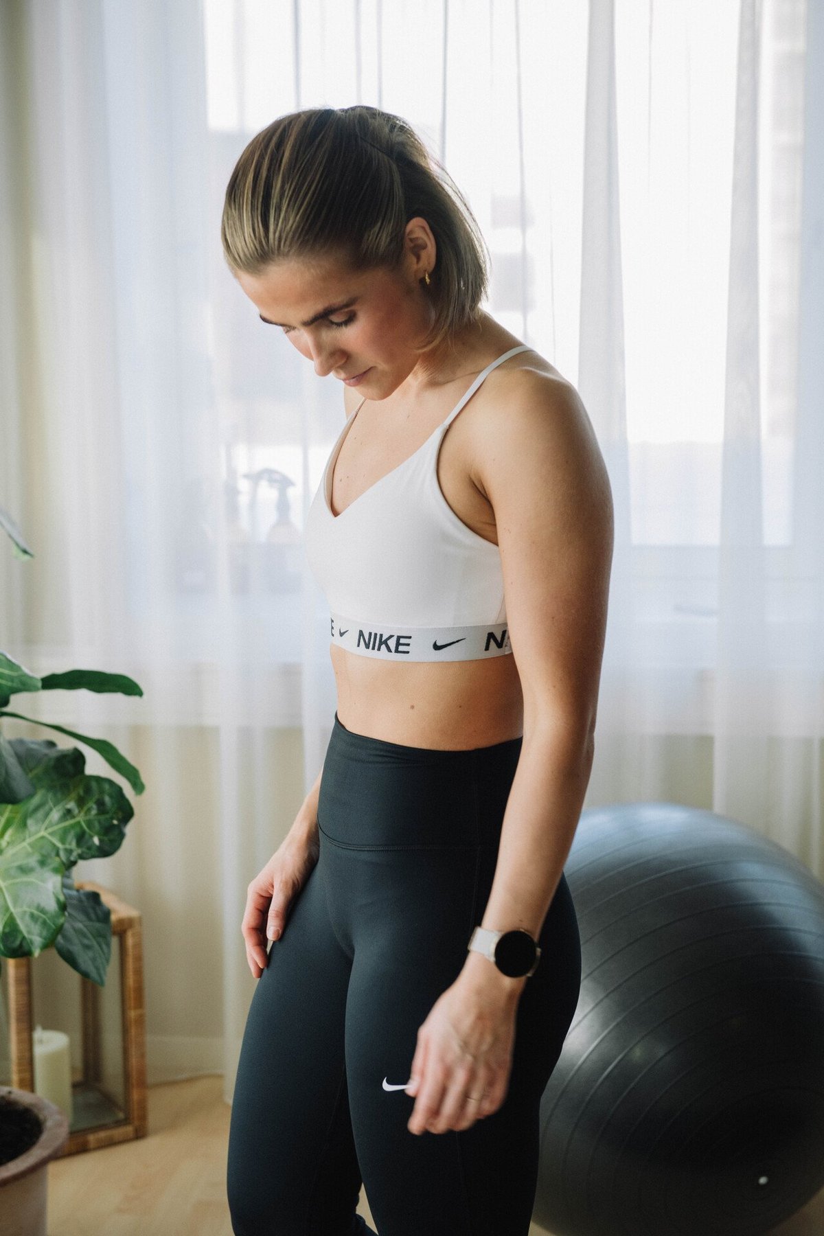 Nike Indy Dri-Fit Light-Support Padded Bra White / Black