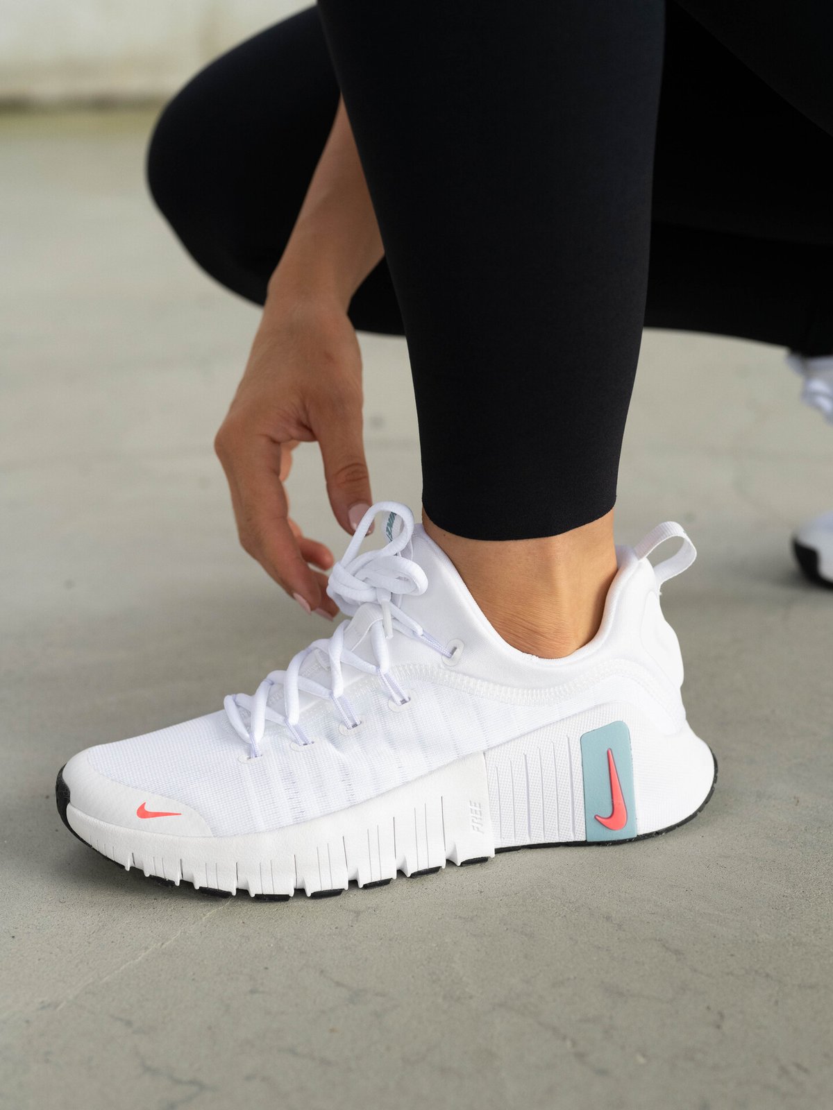 Nike Free Metcon 6 White / Denim Turquoise / Black / Hot Punch