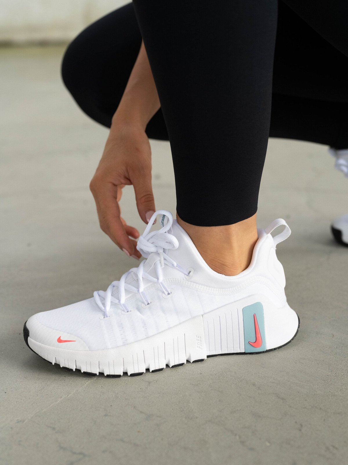 Nike Free Metcon 6 White / Denim Turquoise / Black / Hot Punch