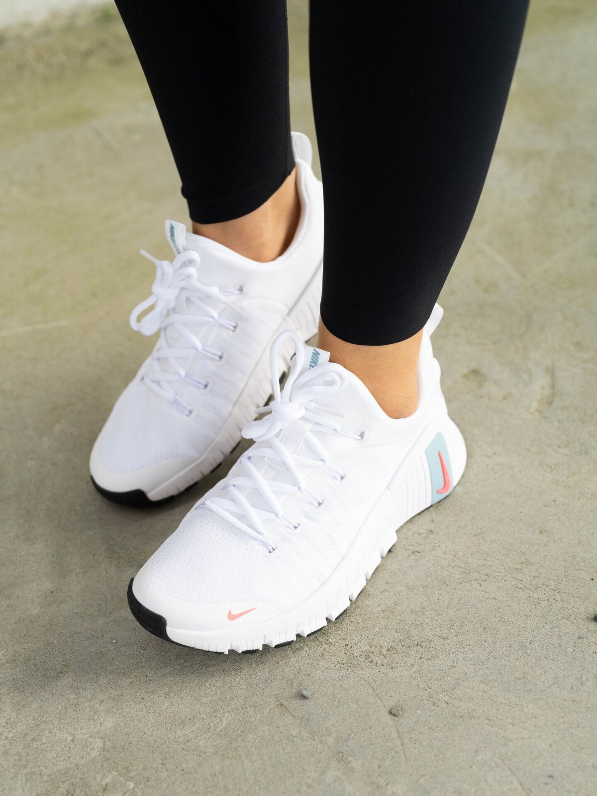 Nike Free Metcon 6 White / Denim Turquoise / Black / Hot Punch