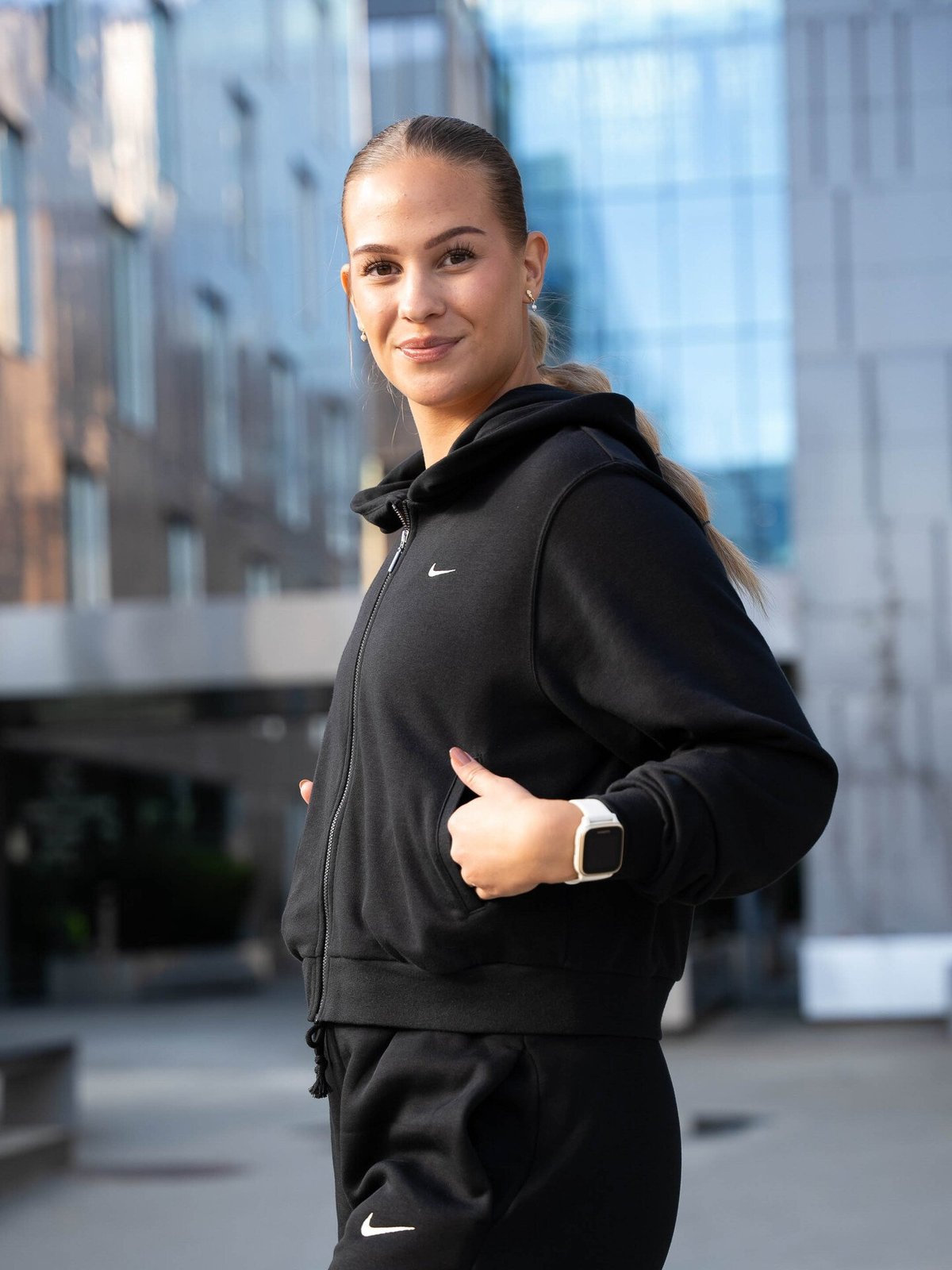 Nike Chill FT Full-Zip Hoodie Black / Sail