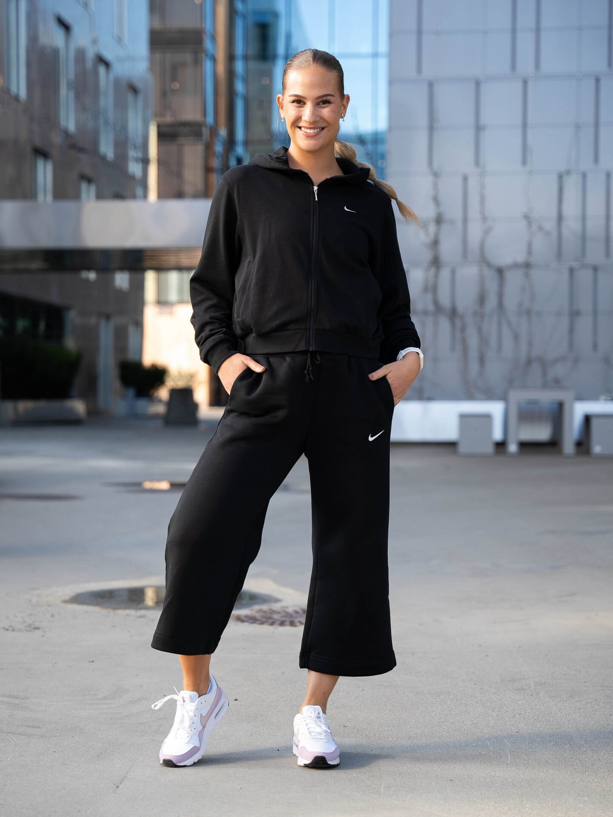 Nike Chill FT Full-Zip Hoodie Black / Sail